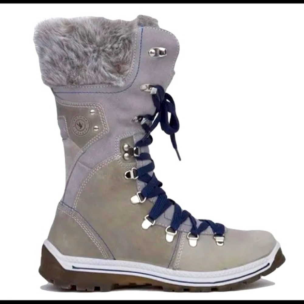 Brand new, never worn winter boots. Faux fur lined inside